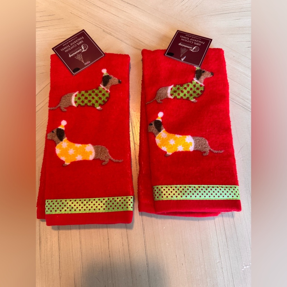 Dachshund Christmas Fingertip Towel Set by Trimming Traditions - 100% Cotton